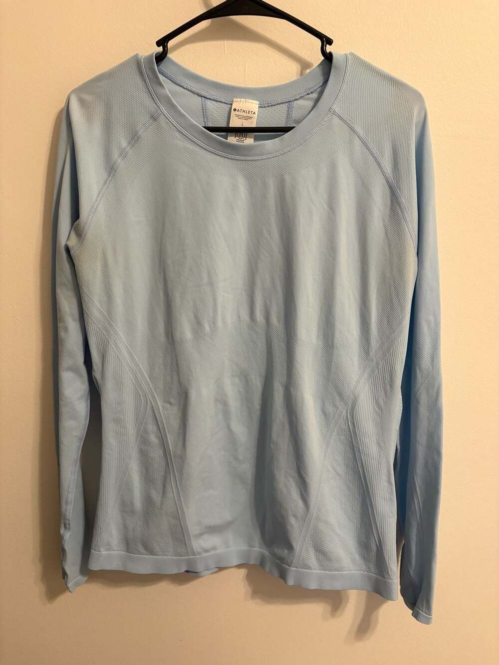 NWOT Athleta Momentum Seamless Long Sleeve Top in Light Blue Large